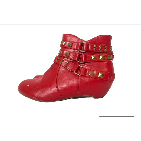 Vintage CHERRY RED Gold Metal Stud Embellished Faux Leather Ankle Boot SZ 5-6 - Picture 7 of 11